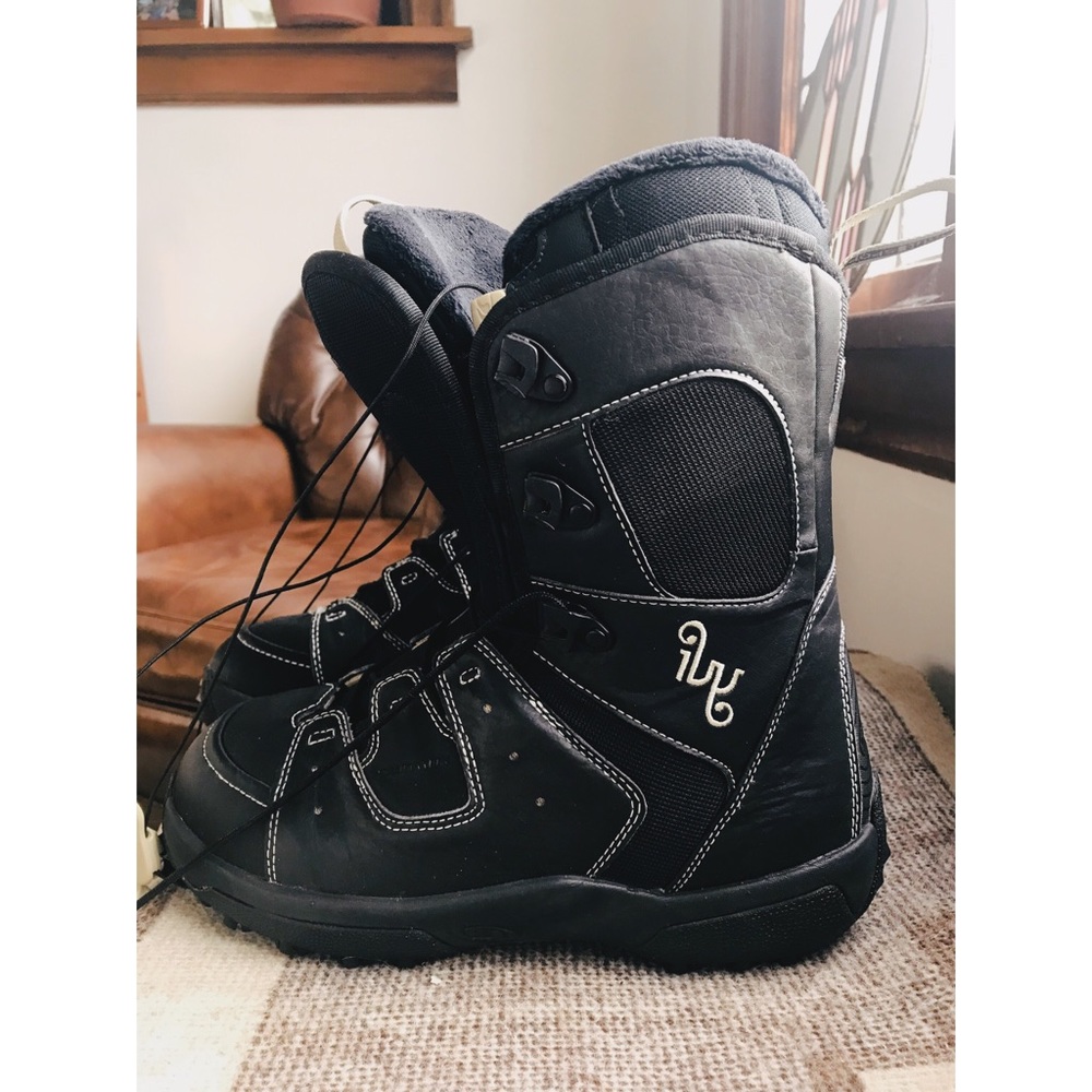 Salomon Ivy Snowboard Boots Size 8